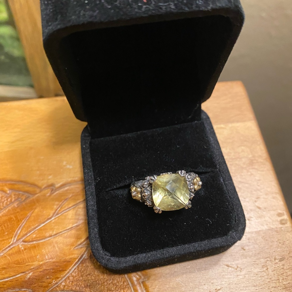 Barabara BIXBY yellow citrine cushion cut with 18k gold Floral accents Ring